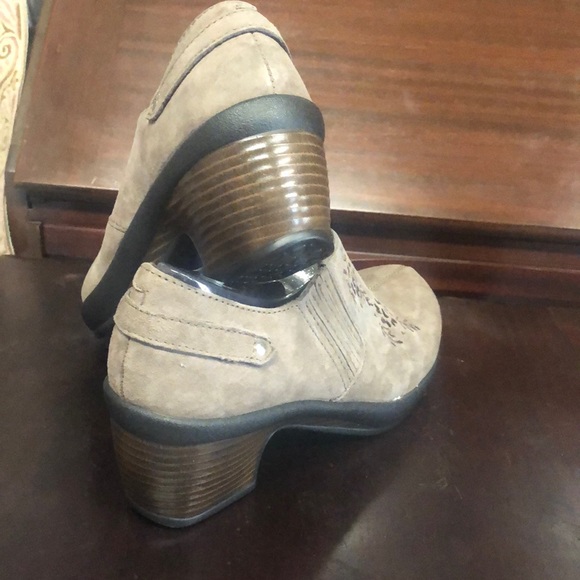 Klogs - Picture 3 of 8